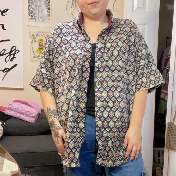 Vintage Patterned Button Up - Picture 4 of 5